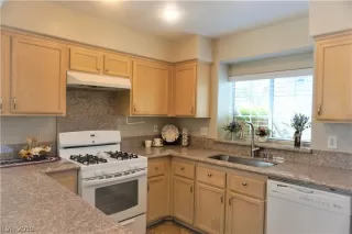 Photo #2: 2120357 Listing 