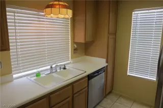 Photo #5: 2120362 Listing 