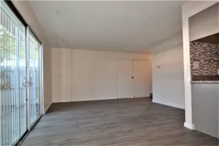 Photo #4: 2120395 Listing 