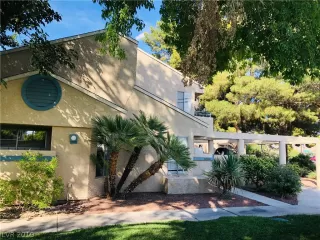 Photo #1: 2120403 Listing