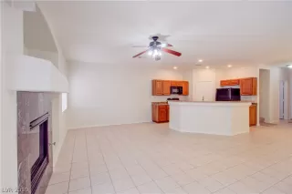 Photo #3: 2120407 Listing