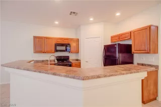 Photo #4: 2120407 Listing