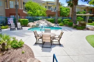 Photo #5: 2120424 Listing