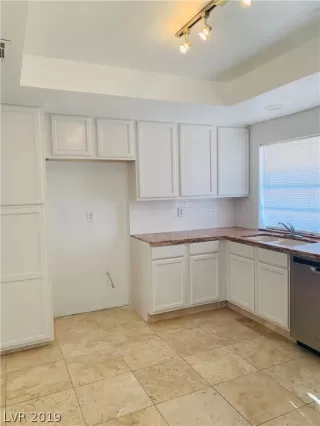 Photo #4: 2120487 Listing 