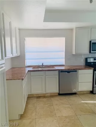 Photo #5: 2120487 Listing 