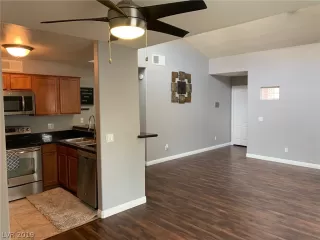 Photo #5: 2120539 Listing 