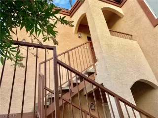 Photo #1: 2120548 Listing 