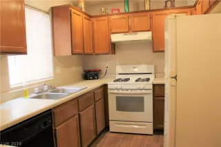 Photo #1: 2120576 Listing 