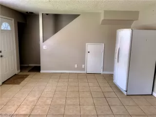 Photo #4: 2120599 Listing