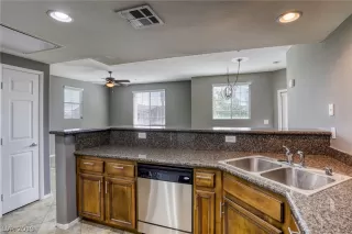Photo #4: 2120658 Listing