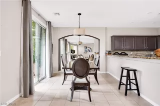 Photo #4: 2120735 Listing 