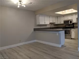 Photo #5: 2120827 Listing 