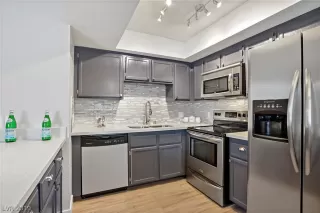 Photo #1: 2120866 Listing