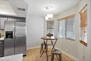 Photo #5: 2120866 Listing