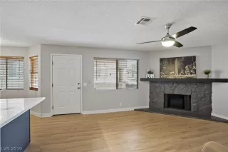 Photo #6: 2120866 Listing