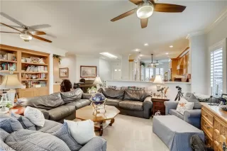 Photo #6: 2120893 Listing