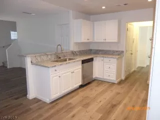 Photo #4: 2120900 Listing 