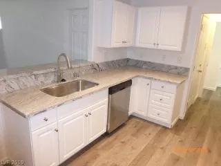 Photo #5: 2120900 Listing 