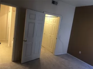 Photo #4: 2120909 Listing 