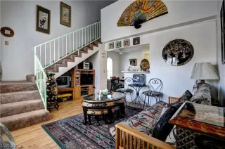 Photo #4: 2120919 Listing 