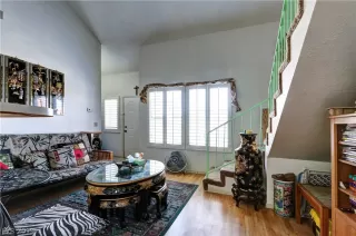 Photo #5: 2120919 Listing 