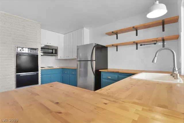 MLS: 2120957 Condo For Sale