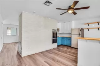 Photo #1: 2120957 Listing