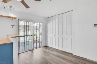 Photo #2: 2120957 Listing