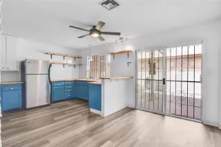 Photo #3: 2120957 Listing