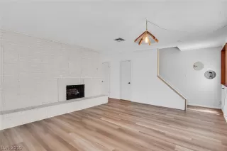 Photo #6: 2120957 Listing