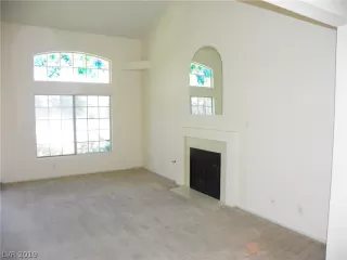 Photo #4: 2120980 Listing 