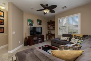 Photo #5: 2121005 Listing 