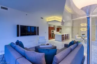 Photo #4: 2121024 Listing 