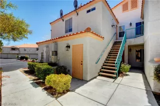 Photo #3: 2121027 Listing