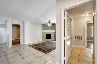 Photo #5: 2121027 Listing