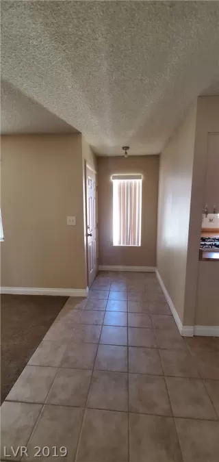 Photo #3: 2121037 Listing 