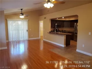 Photo #4: 2121039 Listing
