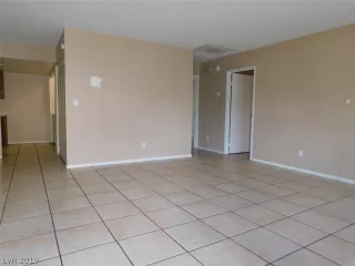 Photo #2: 2121068 Listing 