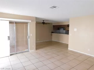 Photo #4: 2121068 Listing 