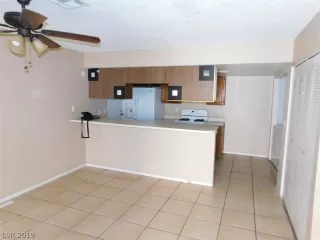 Photo #5: 2121068 Listing 