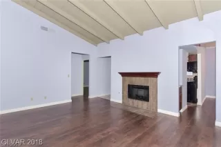 Photo #3: 2121136 Listing