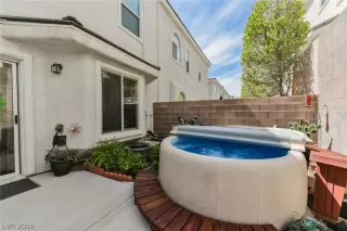 Photo #5: 2121245 Listing