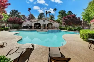 Photo #1: 2121252 Listing