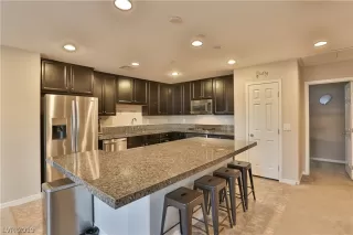 Photo #4: 2121281 Listing 