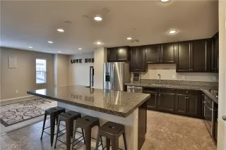 Photo #5: 2121281 Listing 