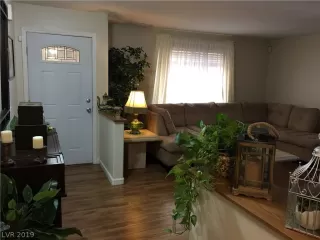 Photo #3: 2121307 Listing 