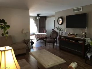 Photo #6: 2121307 Listing 