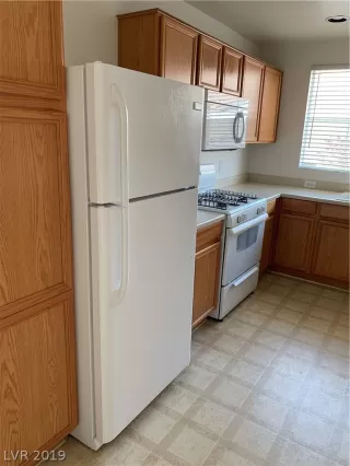 Photo #1: 2121319 Listing 
