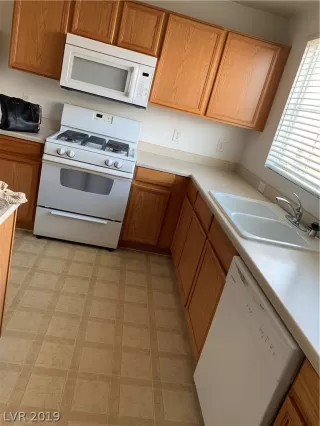 Photo #2: 2121319 Listing 