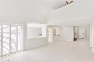 Photo #2: 2121355 Listing